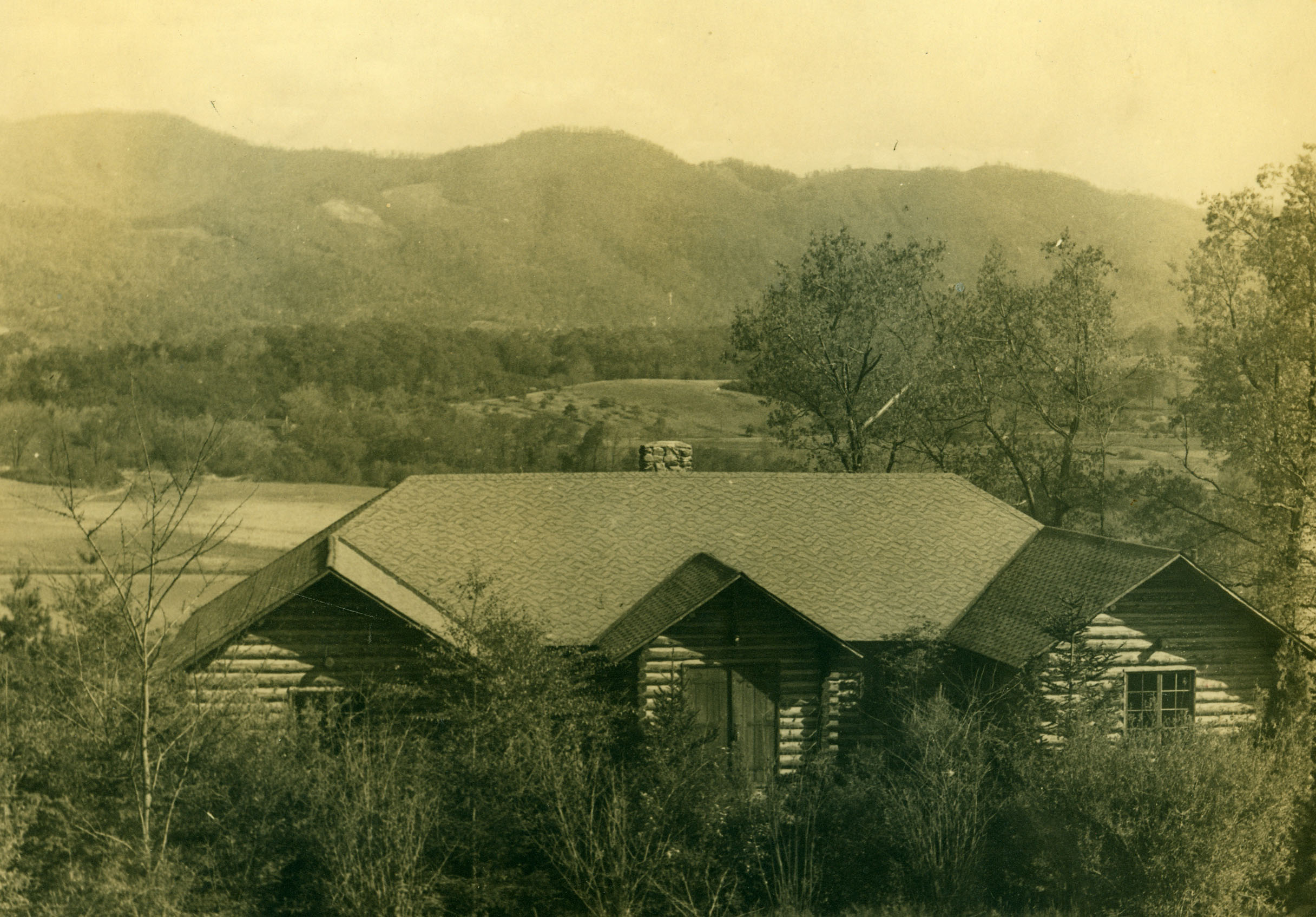 log-cabin-history-warren-wilson-college