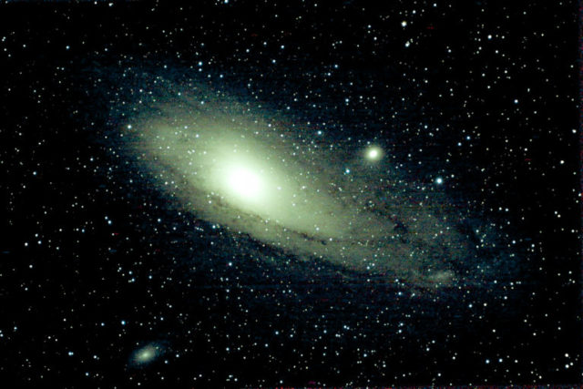 âThe Great Galaxy in Andromedaâ is Collinâs Sept. 2, 2016, âPhysics Photo of the Week.â