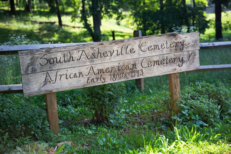 Researchers find cemetery where they claim 1st slaves brought to US were  buried - Good Morning America